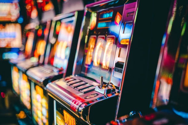 Slot game variants showing different payout percentages